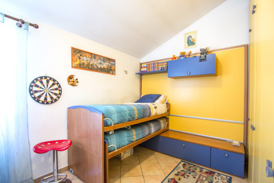 PREZZO RIBASSATO. Grande casale con 4 appartamenti e 2 annessi in vendita Torre di Palme, Marche