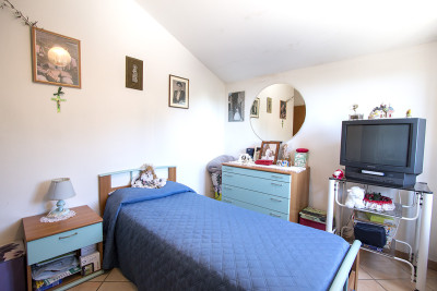 PREZZO RIBASSATO. Grande casale con 4 appartamenti e 2 annessi in vendita Torre di Palme, Marche