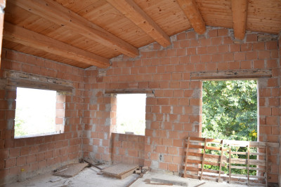 Forte riduzione di prezzo. Casale con 5 appartamenti