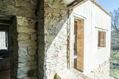 Forte riduzione di prezzo. Casale con 5 appartamenti