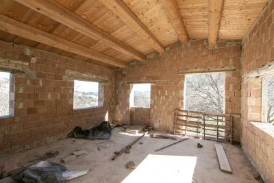 Forte riduzione di prezzo. Casale con 5 appartamenti