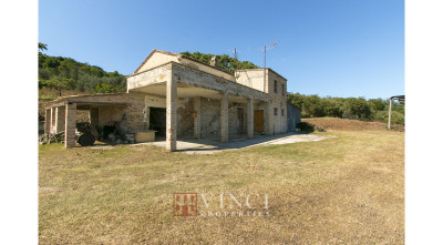 ***VENDUTO RUSTICO NELLE MARCHE ALTIDONA***