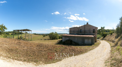 ***VENDUTO RUSTICO NELLE MARCHE ALTIDONA***