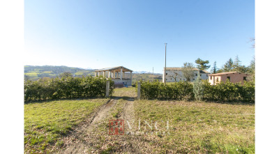 Casale con vari annessi