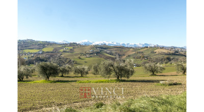 Casale con vari annessi