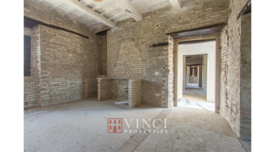 Casale con vari annessi