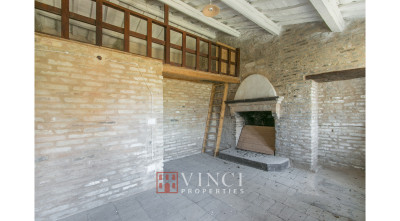 Casale con vari annessi