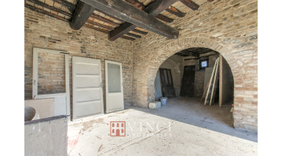 Casale con vari annessi