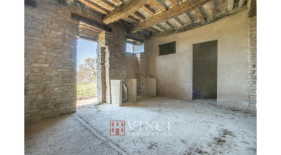 Casale con vari annessi