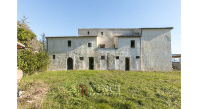 Casale con vari annessi