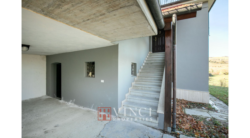 Porzione di casale in vendita nelle Marche a Montalto