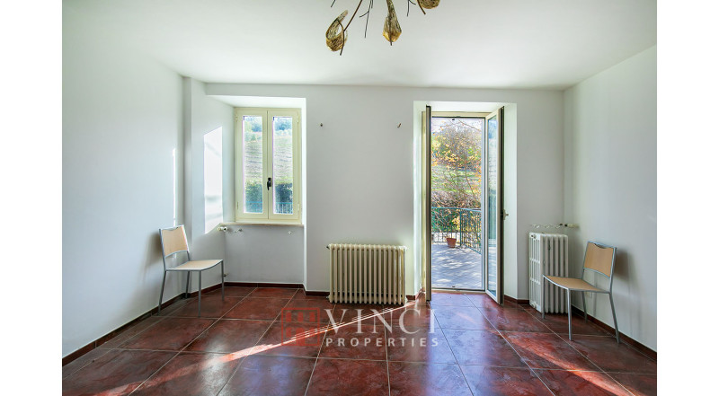 Porzione di casale in vendita nelle Marche a Montalto