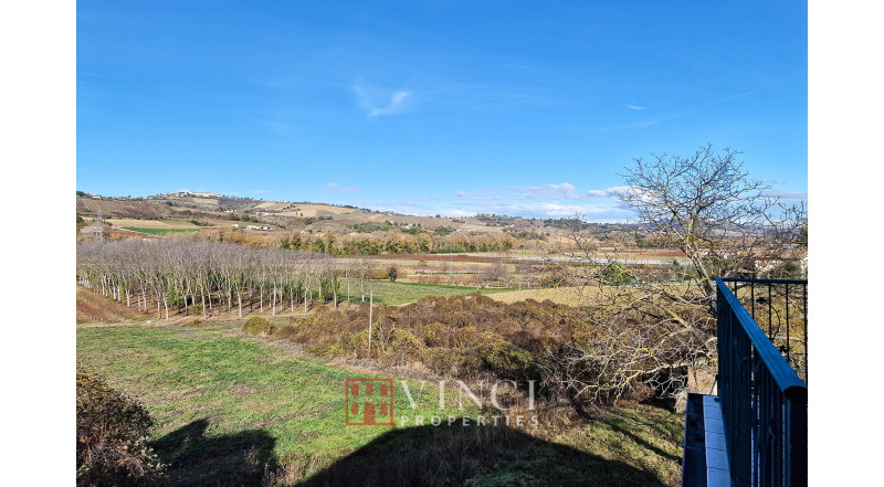Porzione di casale in vendita nelle Marche a Montalto