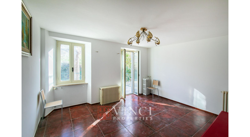 Porzione di casale in vendita nelle Marche a Montalto