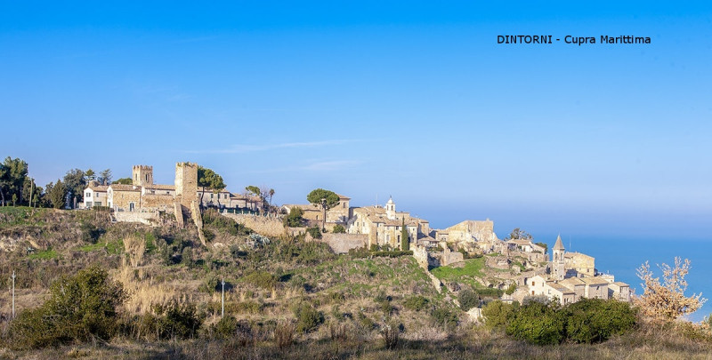 Cupra Marittima - casale e terreno edificabile vista mare