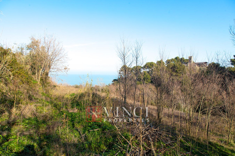 Cupra Marittima - casale e terreno edificabile vista mare
