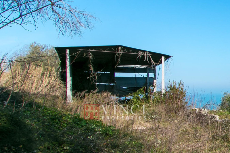 Cupra Marittima - casale e terreno edificabile vista mare