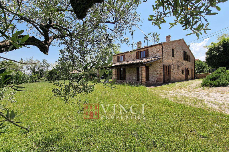 PORZIONE CASALE MONTEGRIDOLFO