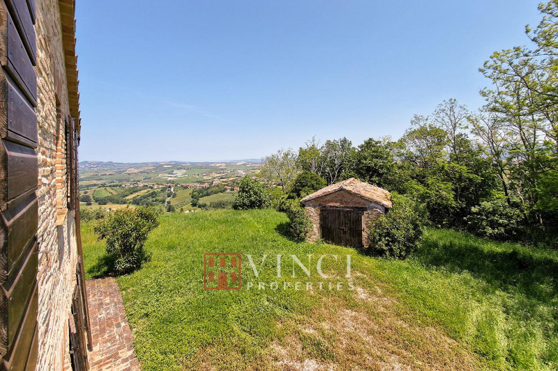 PORZIONE CASALE MONTEGRIDOLFO