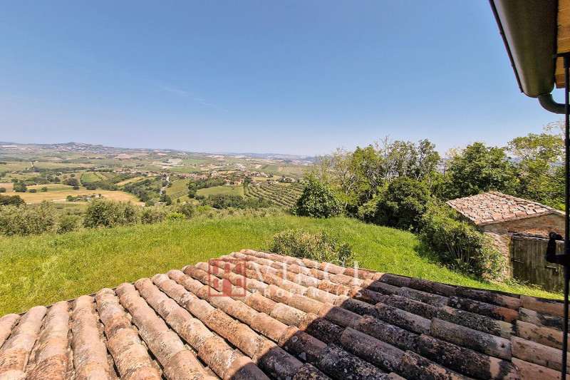 PORZIONE CASALE MONTEGRIDOLFO