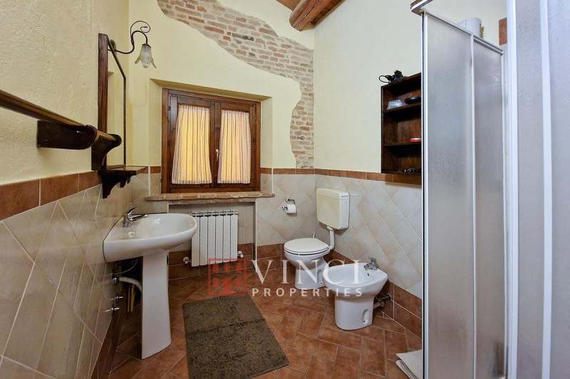 PORZIONE CASALE MONTEGRIDOLFO