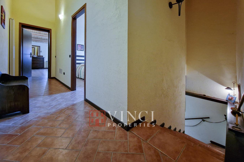 PORZIONE CASALE MONTEGRIDOLFO