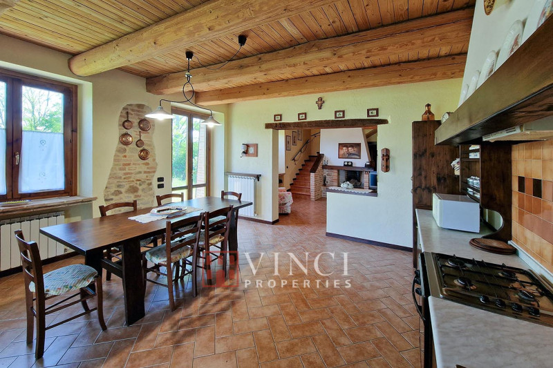 PORZIONE CASALE MONTEGRIDOLFO