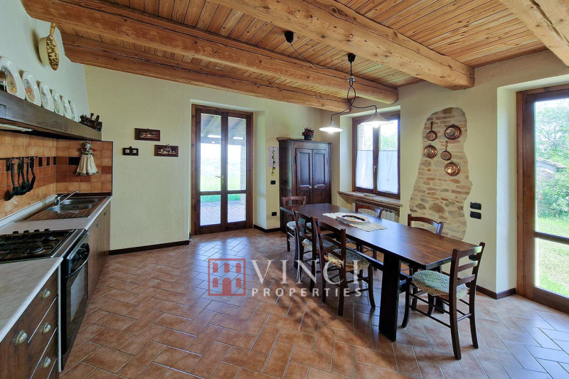 PORZIONE CASALE MONTEGRIDOLFO