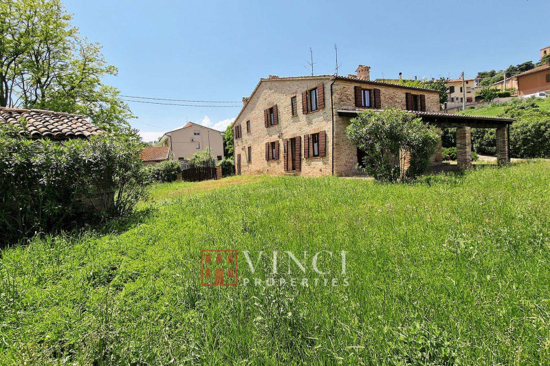 PORZIONE CASALE MONTEGRIDOLFO