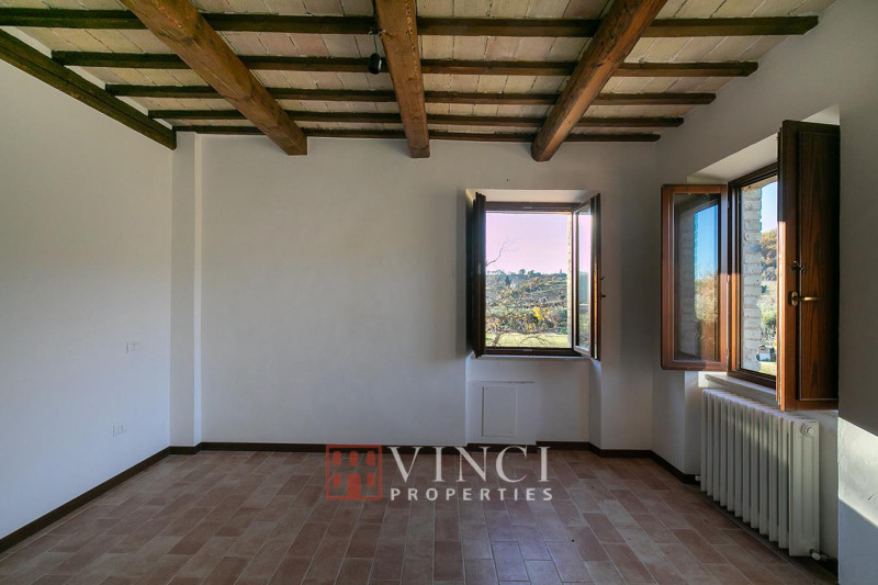 Porzione di casale Falerone, Marche