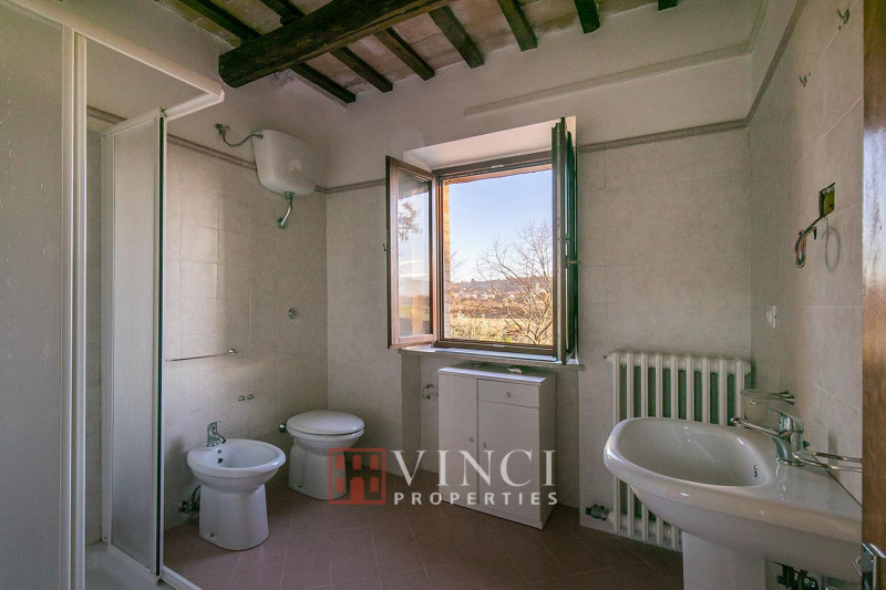 Porzione di casale Falerone, Marche