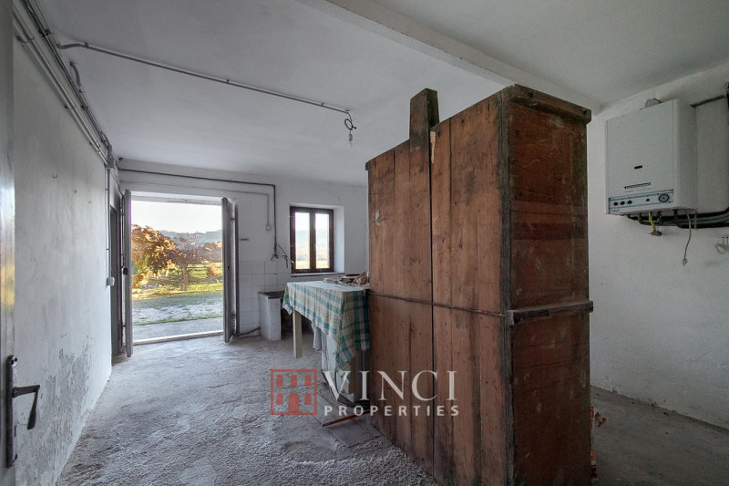 Porzione di casale Falerone, Marche