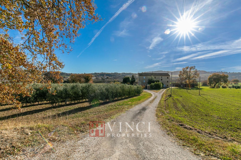 Porzione di casale Falerone, Marche