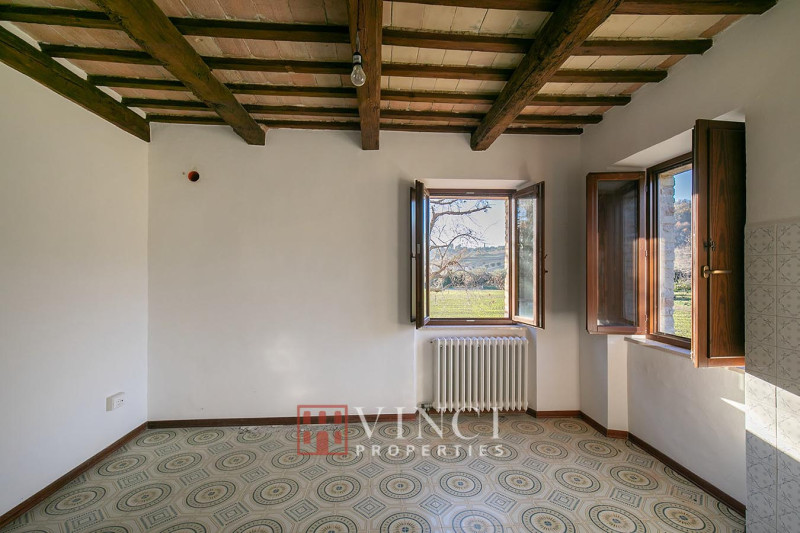 Porzione di casale Falerone, Marche