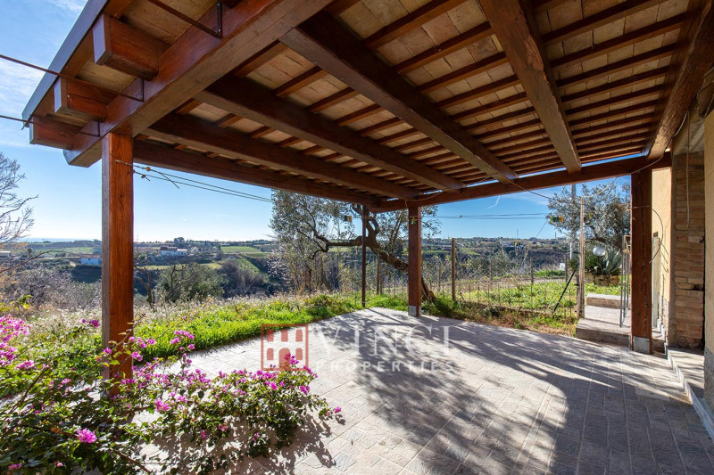 Porzione di casale in vendita a Cupra Marittima
