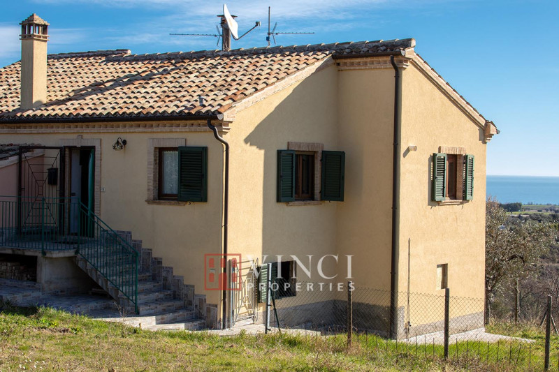 Porzione di casale in vendita a Cupra Marittima