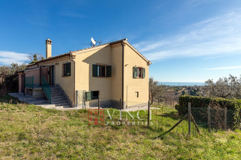 Porzione di casale in vendita a Cupra Marittima