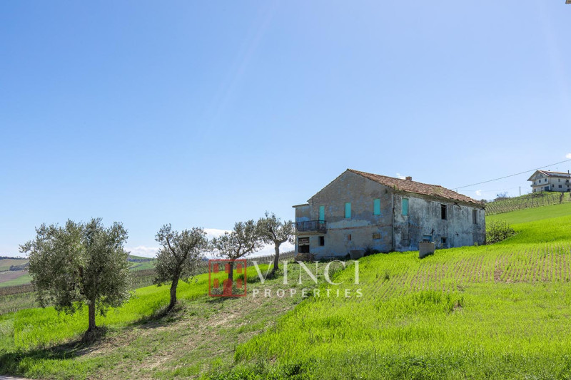 Casale Maliscia vista mare