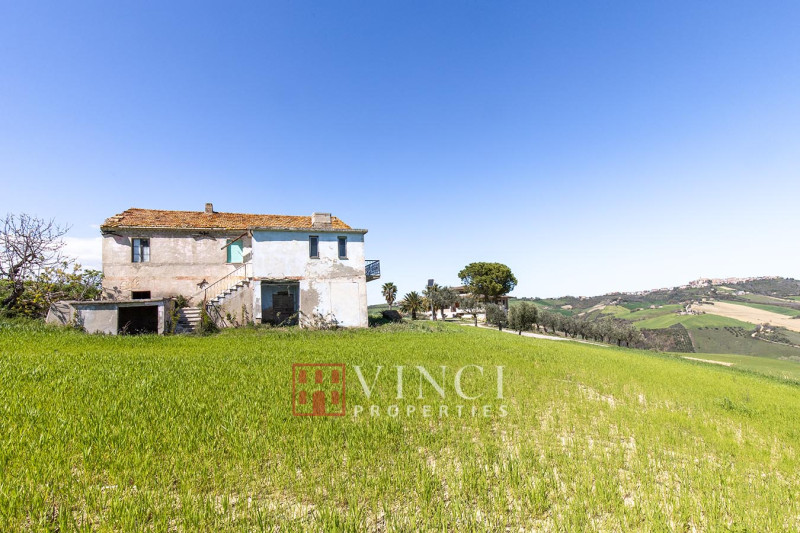 Casale Maliscia vista mare