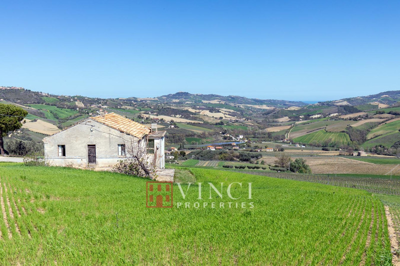 Casale Maliscia vista mare