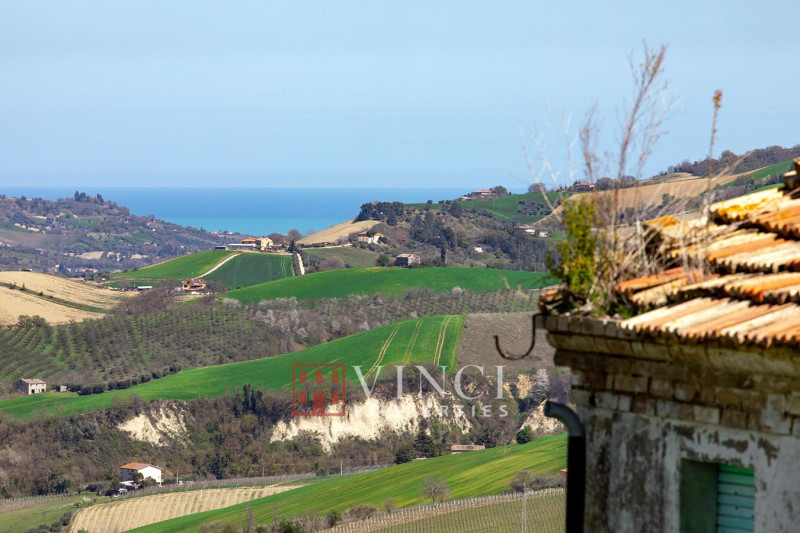 Casale Maliscia vista mare