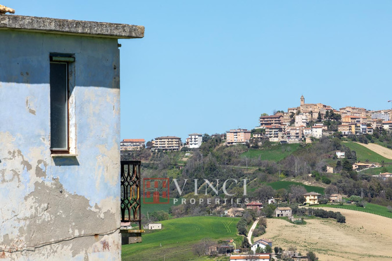 Casale Maliscia vista mare