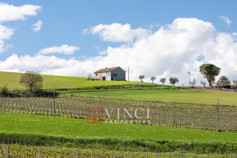 Casale Maliscia vista mare