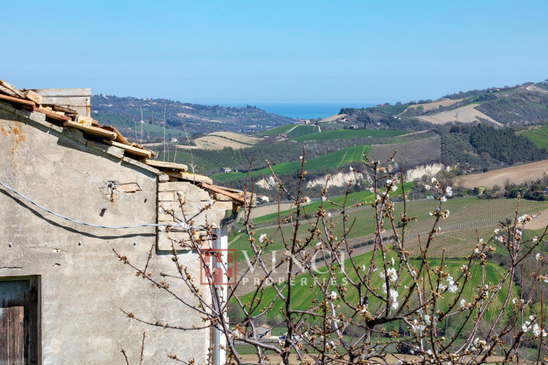 Casale Maliscia vista mare