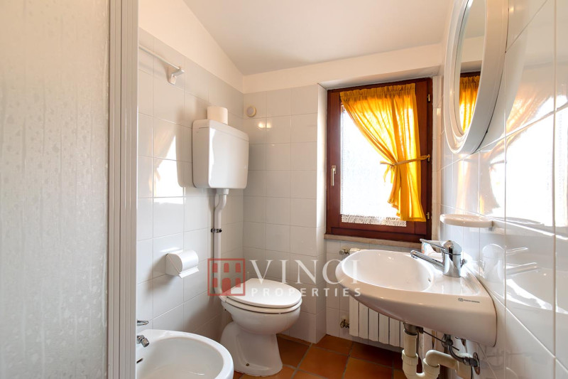 Agriturismo con terreno e capannoni a Maiolo