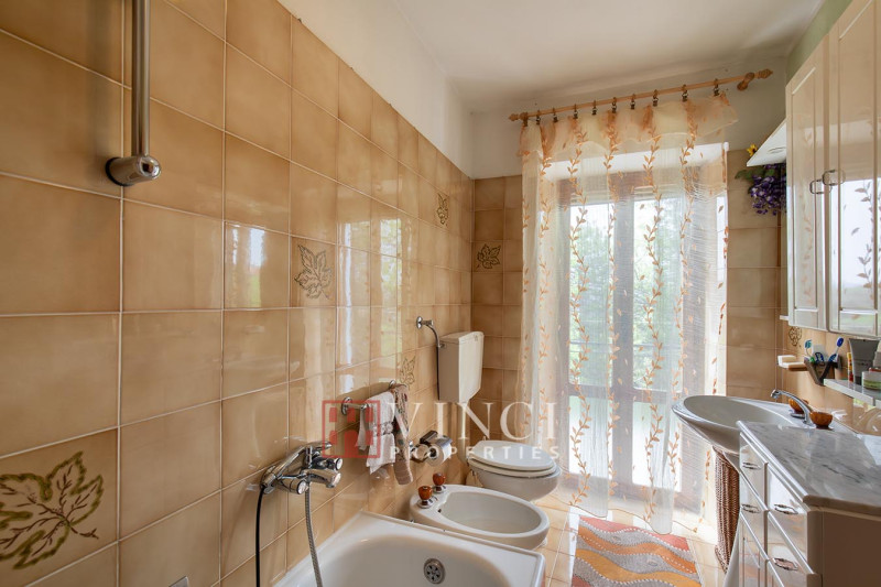 Agriturismo con terreno e capannoni a Maiolo