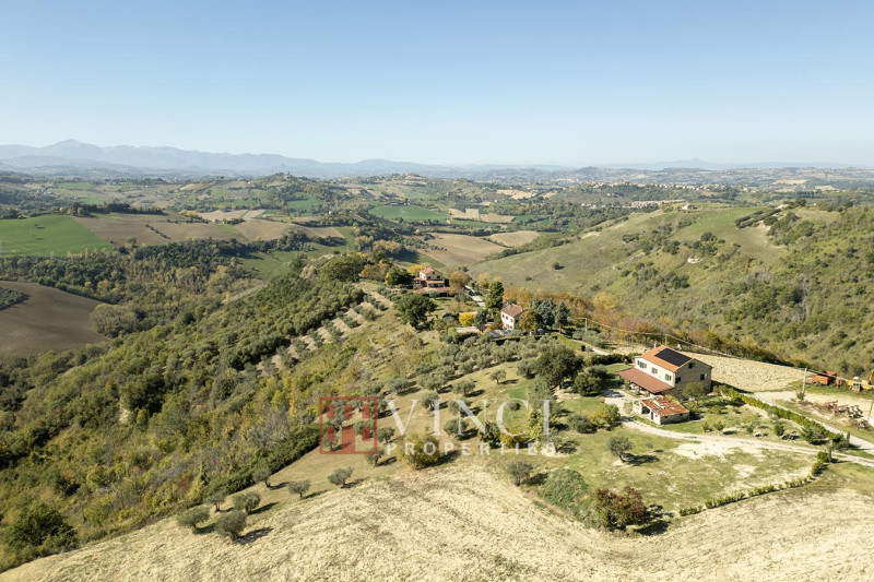 Casale Monterubbiano Sibillini view