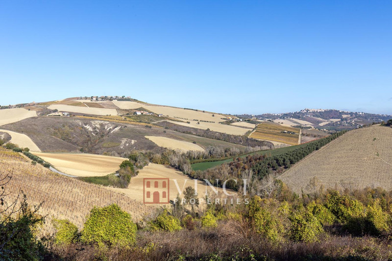 Casale Antico e Moderno