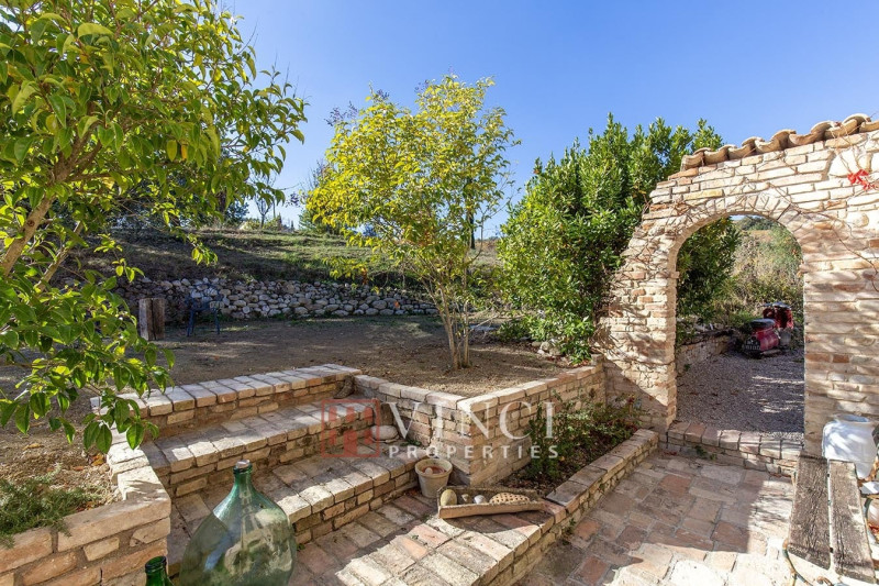 Casale Antico e Moderno