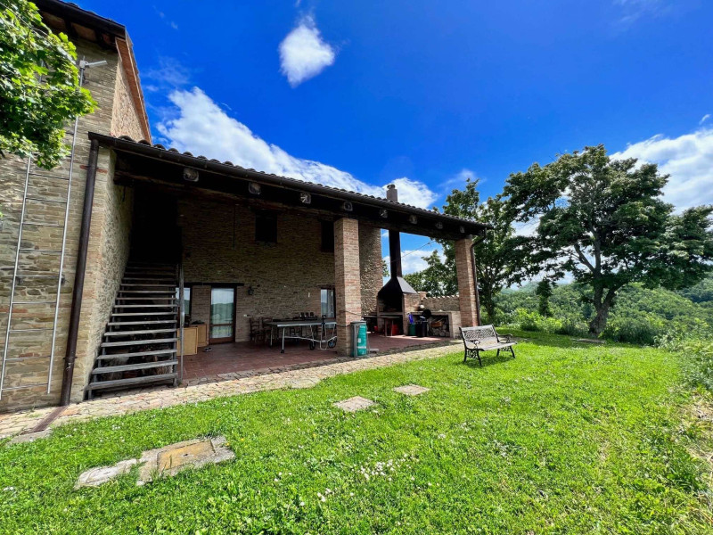 Casale/struttura ricettiva ristrutturato in vendita nelle Marche. PREZZO RIBASSATO